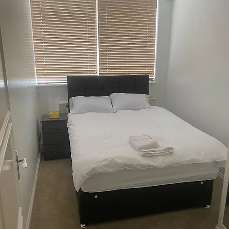Apartment Cozy Two Bedroom Flat In The Heart Of