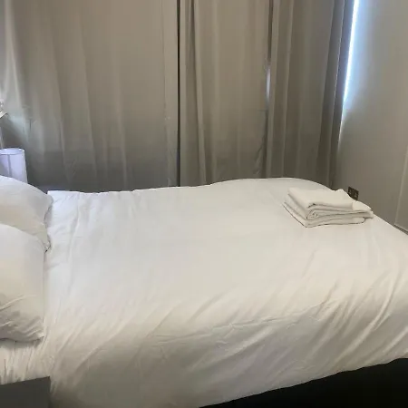 Cozy Two Bedroom Flat In The Heart Of * London