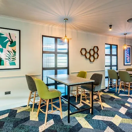 Holiday London Sutton By Ihg 4*