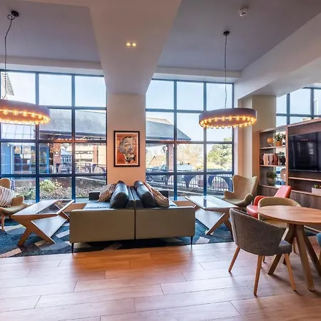 Holiday London Sutton By Ihg Hotel 4*