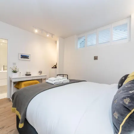 Chic & Cozy Flat In Sw London, Perfect Location! *