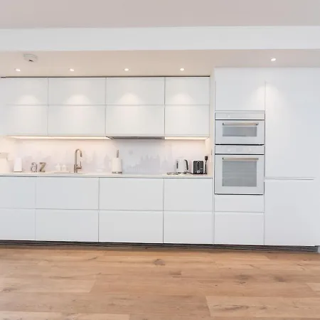 Chic & Cozy Flat In Sw London, Perfect Location! Apartment London