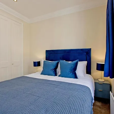 Hyde Park Paddington Spacious London