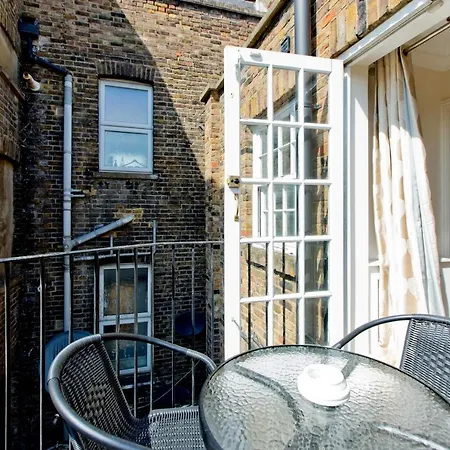 Hyde Park Paddington Spacious London