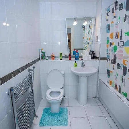 Remarkable 2-bed With Sea View Apartment