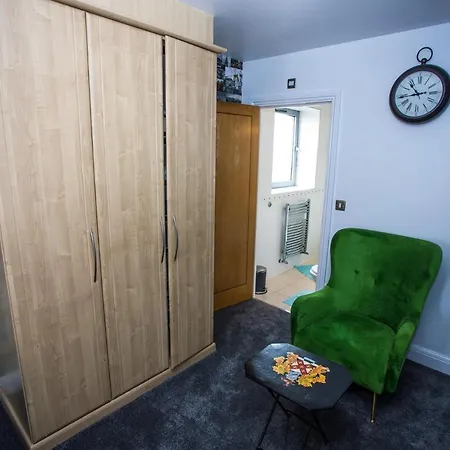 Apartment Remarkable 2-bed With Sea View London