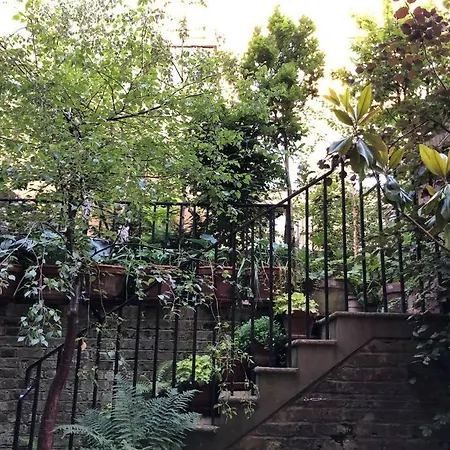 Kings Cross, Self-contained House & Private Garden * London