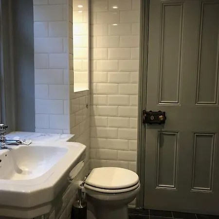 Holiday home Kings Cross, Self-contained House & Private Garden *