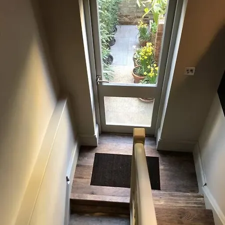Kings Cross, Self-contained House & Private Garden *