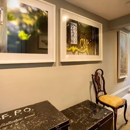 Kings Cross, Self-contained House & Private Garden Holiday home *
