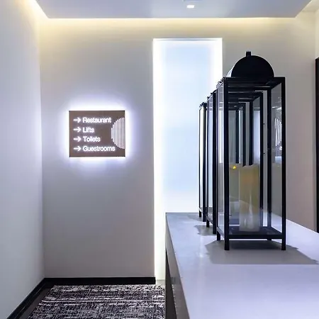 Hotel La West - Hyde Park