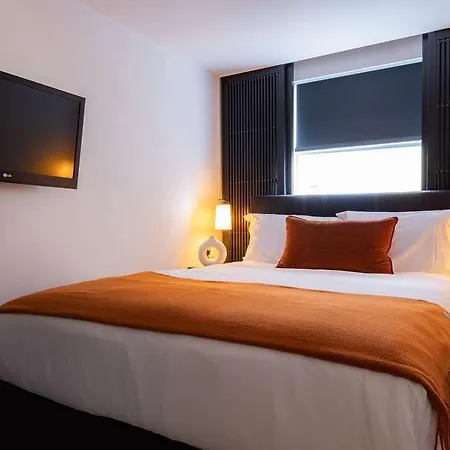 La West - Hyde Park Hotel