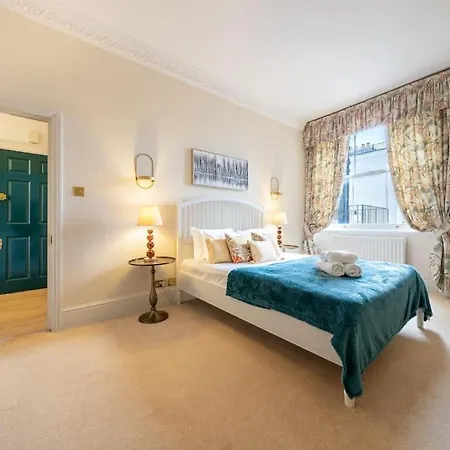 South Kensington - Cromwell Rd * London