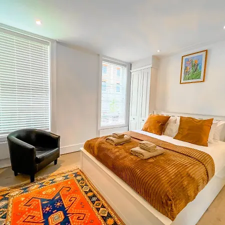 Beautiful & Historic Victoria 3brs Retreat With Ac