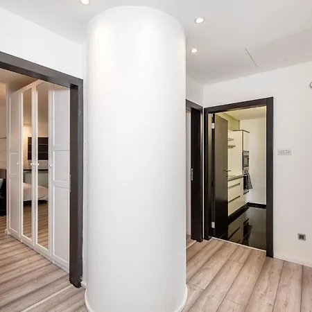 Apartment Large And 2 Bed London