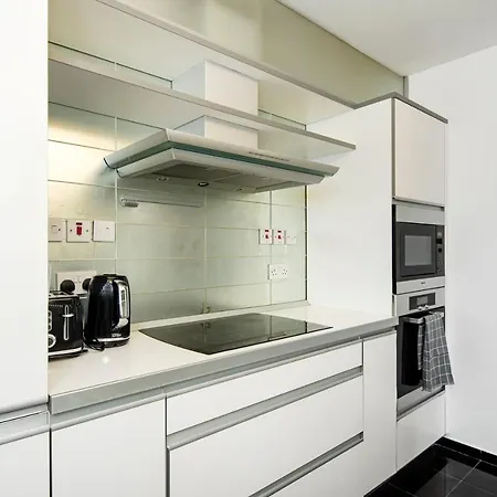 Large And 2 Bed Apartment London