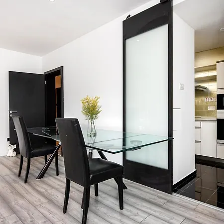 Large And 2 Bed *