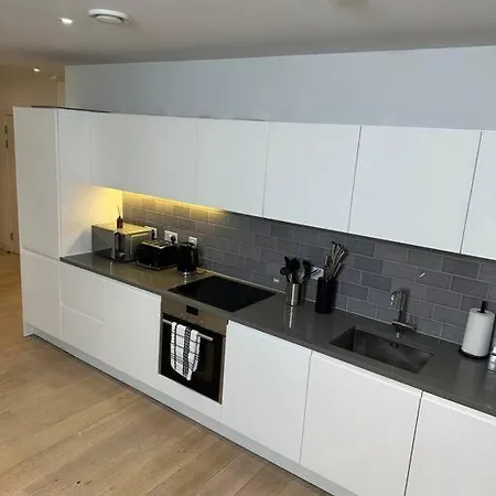 Royal Dock Luxury * London