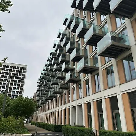 Royal Dock Luxury Apartment *