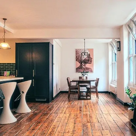 Elegant In Shoreditch Apartment