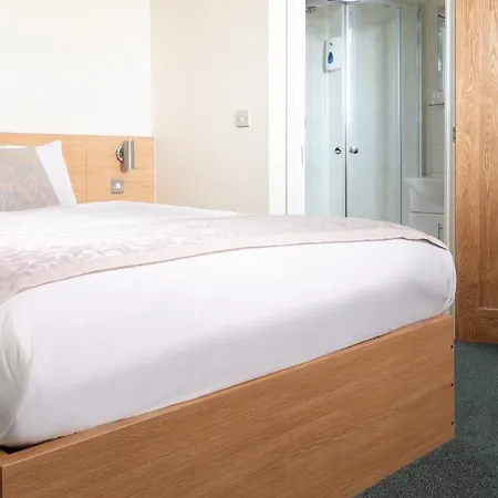 Fox Connaught Penzion 3*