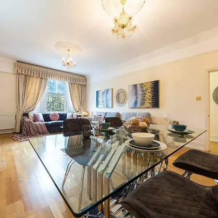 South Kensington - Cromwell Rd