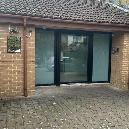 Splendid 1 Bed Flat In Stockwell, Sleeps 4 Londyn