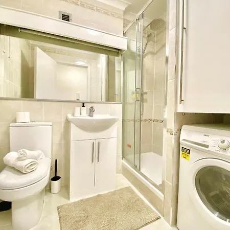 - Balcony- Kensington-24 7 Security * London