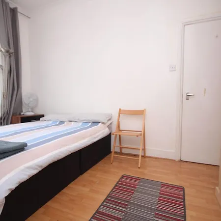 Great Flat Located In Trendy Soho Apartment *