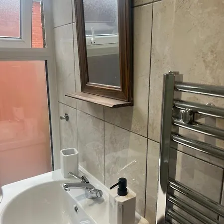 Large Modern Studio Flat