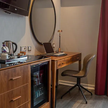 The Queens Gate Hotel 4*