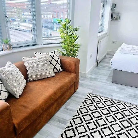 Guest house Studio Ensuite Newbury Park London Ilford