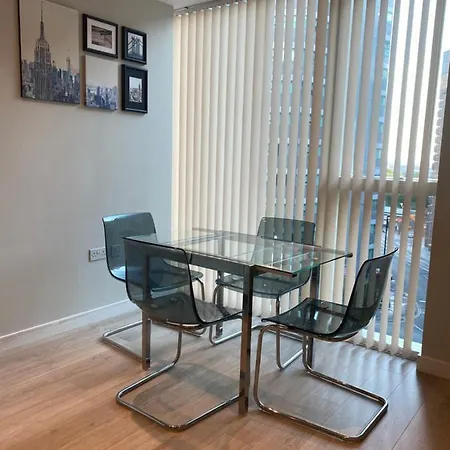 Avisa Stays- London. 2 Bedrooms With 2 Bathrooms. Apartment