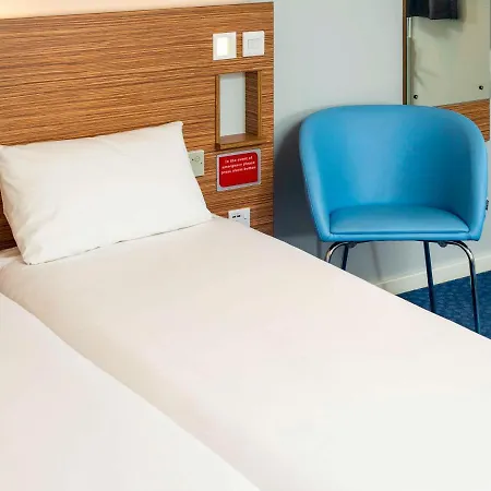 Ibis Budget London Town Centre Hotel 2*