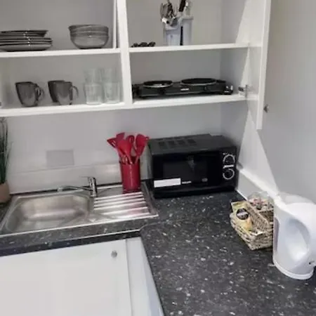 Guest house Studio Ensuite Newbury Park London