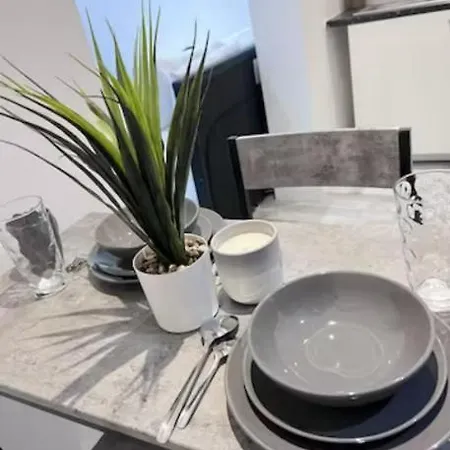 Studio Ensuite Newbury Park London Ilford