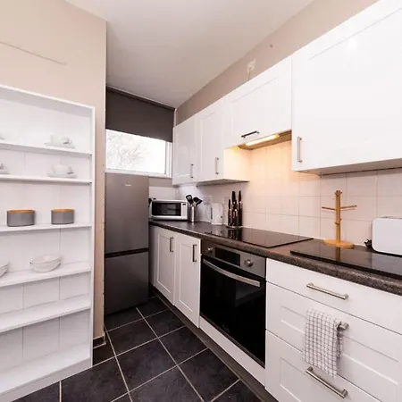 Casa vacanze Four Bedroom House By Citipad - Easy Access To London Bridge, Victorica, St Pancres Station Croydon