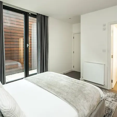 Chic And Spacious Flat Near Bond Street דירה
