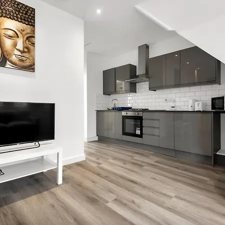 Modern In South West Wandsworth London