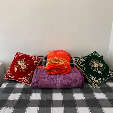 Double Bedroom Near The St Street Rail Station *