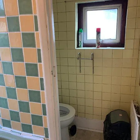 Guest house Double Bedroom Near The St Street Rail Station