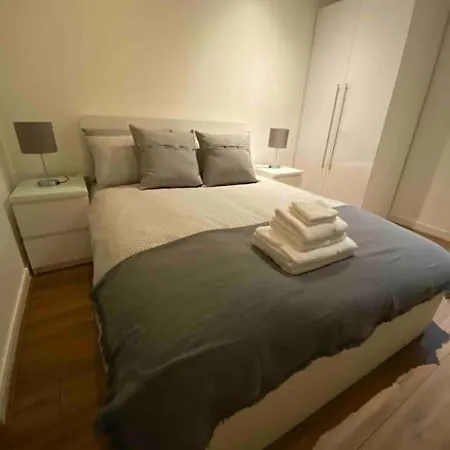 Avisa Stays- London. 2 Bedrooms With 2 Bathrooms. Apartment