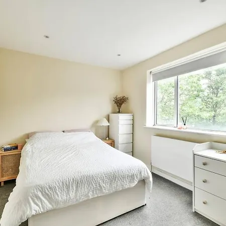Ladbroke Grove - 2 Bed Near Portobello & Golborne Road Apartment