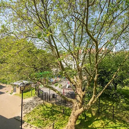 Charming 2 Bedroom Flat In The Heart Of Kings Cross,