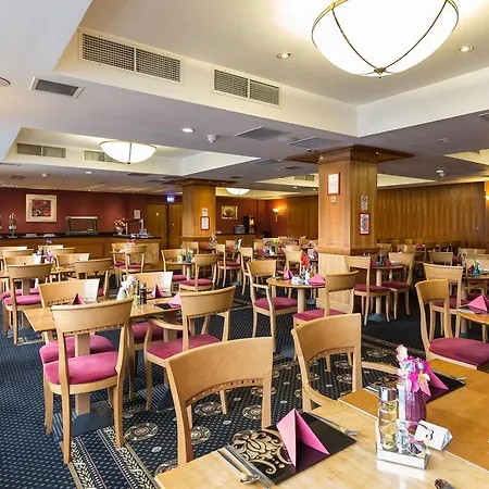 - Wembley International Hotel Londen