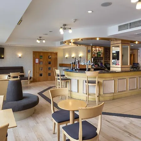 Hotel - Wembley International 3*