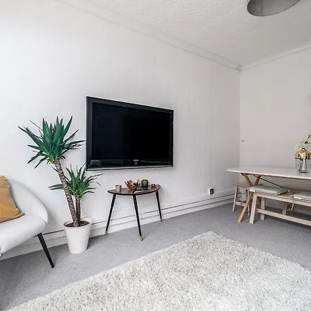 Apartment Astonishing Two Bedroom In Nelson *