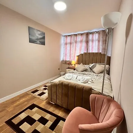 Canary Wharf Single Double And En-suite Guest house *