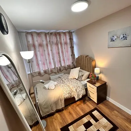 Canary Wharf Single Double And En-suite Guest house *