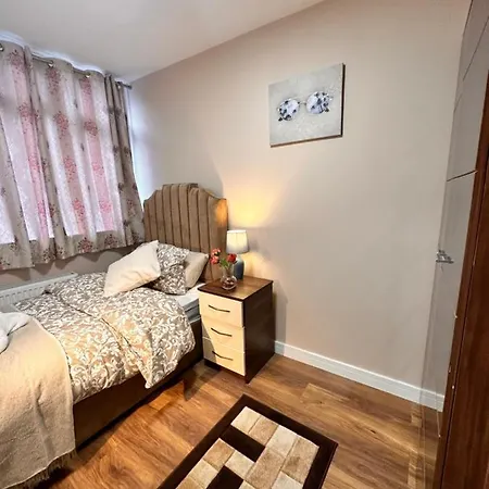 Canary Wharf Single Double And En-suite Guest house